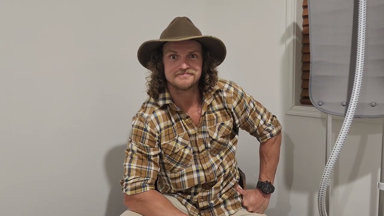 How to shape your All Rounder Hat by Nick 'Honey Badger' Cummins