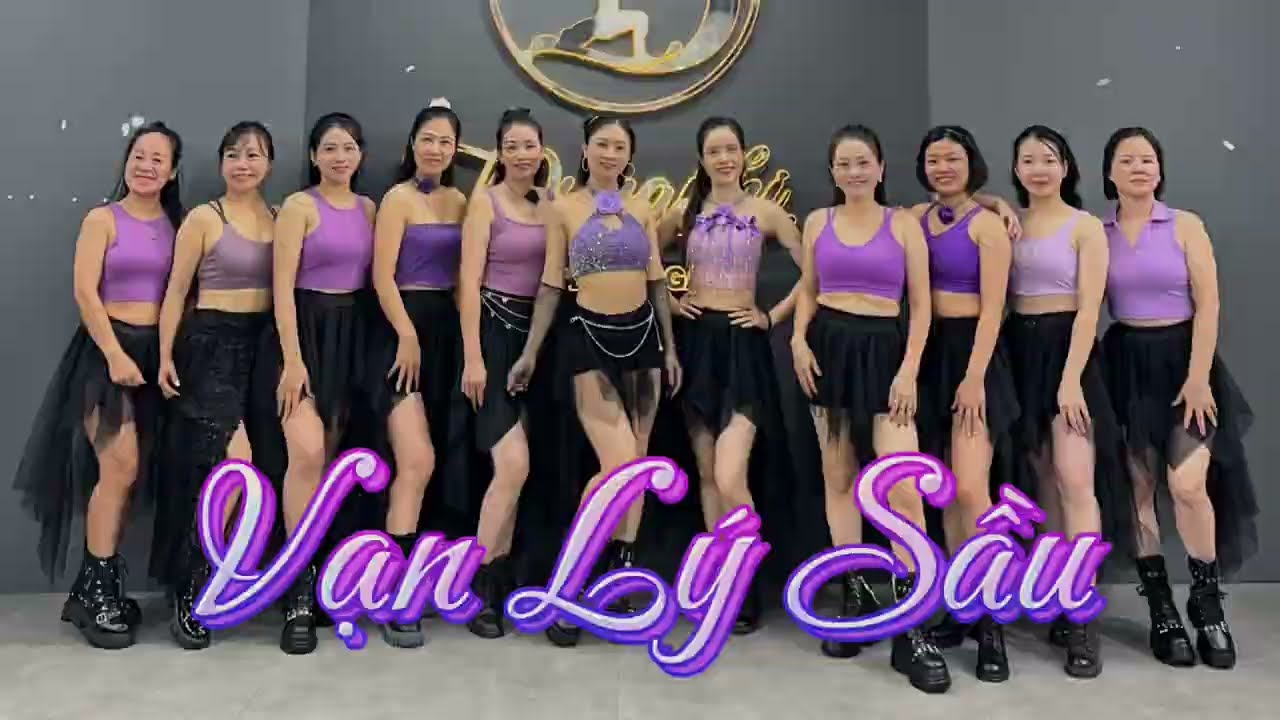 VẠN LÝ SẦU | Nhạc Hot TikTok| CLB DungNhi| Choreo Thuận zilo