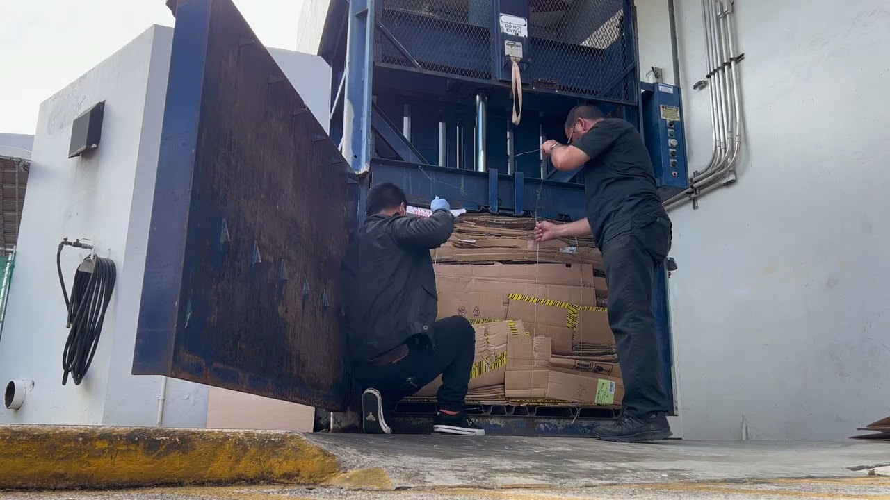 How to bail a marathon #cardboardbox box 📦 baler