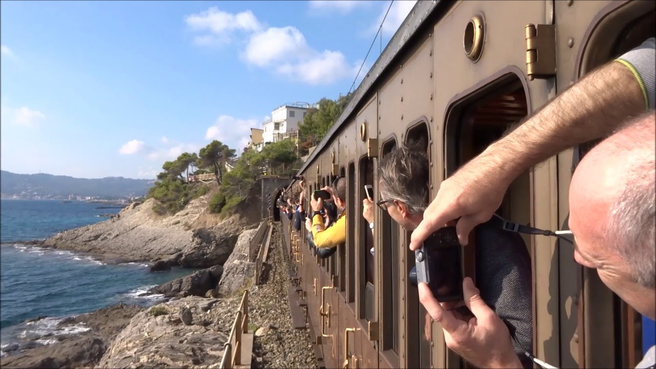 1/11/2016 Ultimo treno storico sulla ferrovia tra Andora e San Lorenzo al Mare
