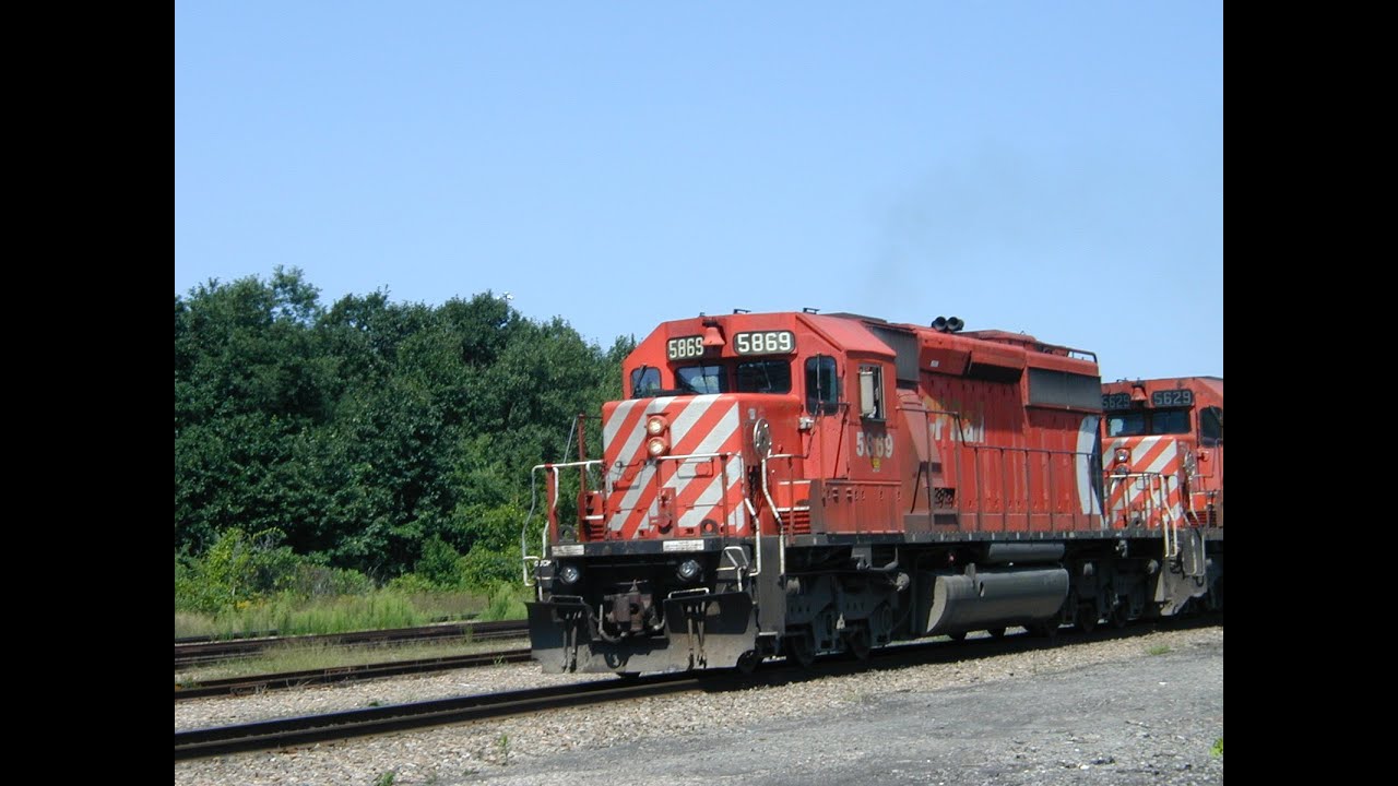 Canadian Pacific Mixed Freight Train DH252 with CP SD40-2 5869 leading Binghamton NY August 2003 RM