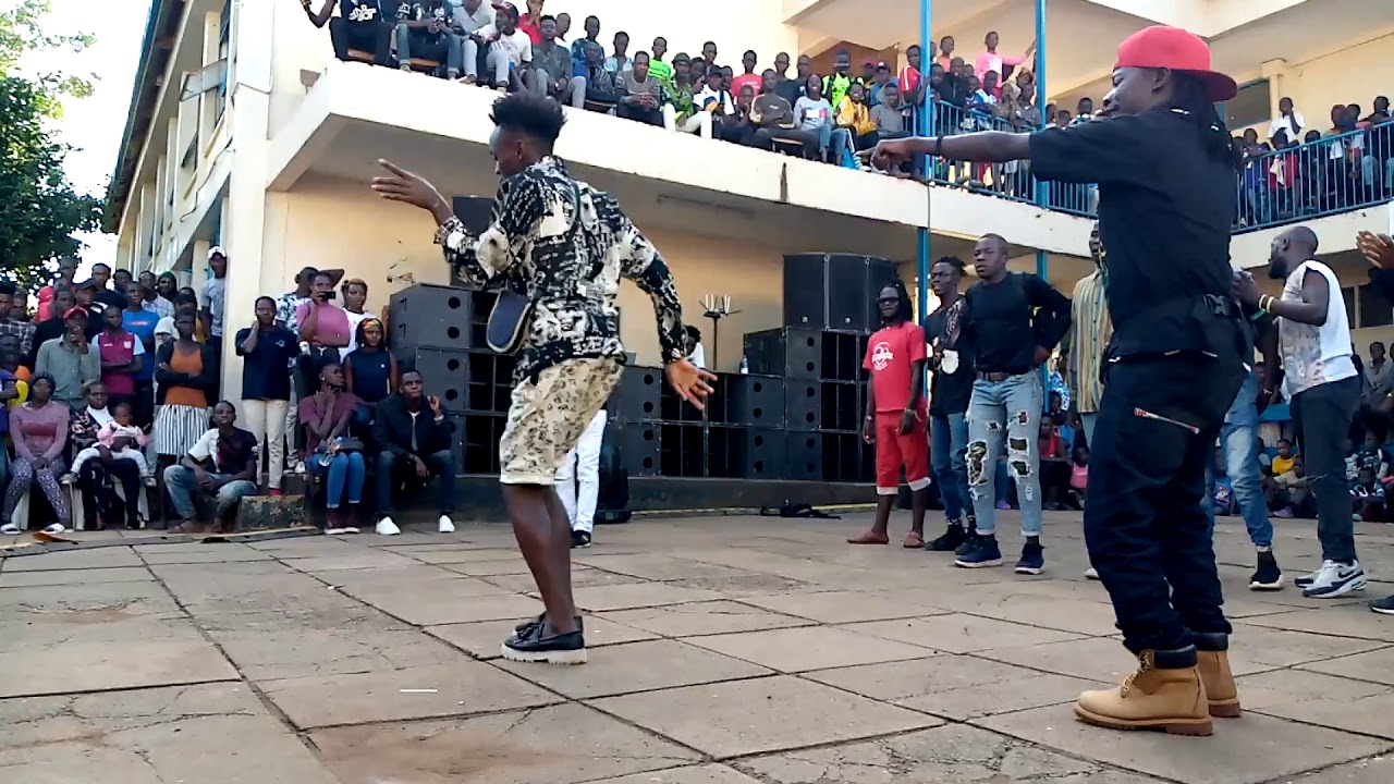 Masauti sokote (DANCE)  Free style horse kick
