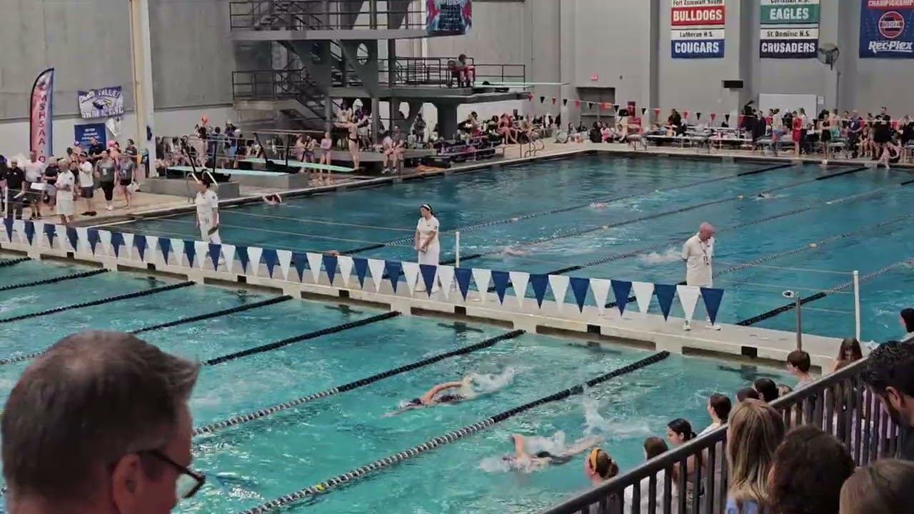 200 free class 1 Missouri state prelim race