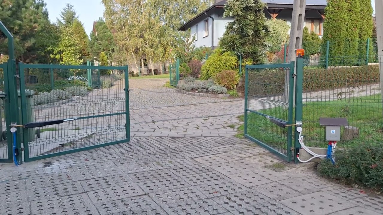 Napęd do bramy Elektrobim ETM-01 FORTIS otwieranie na zewnątrz posesji.