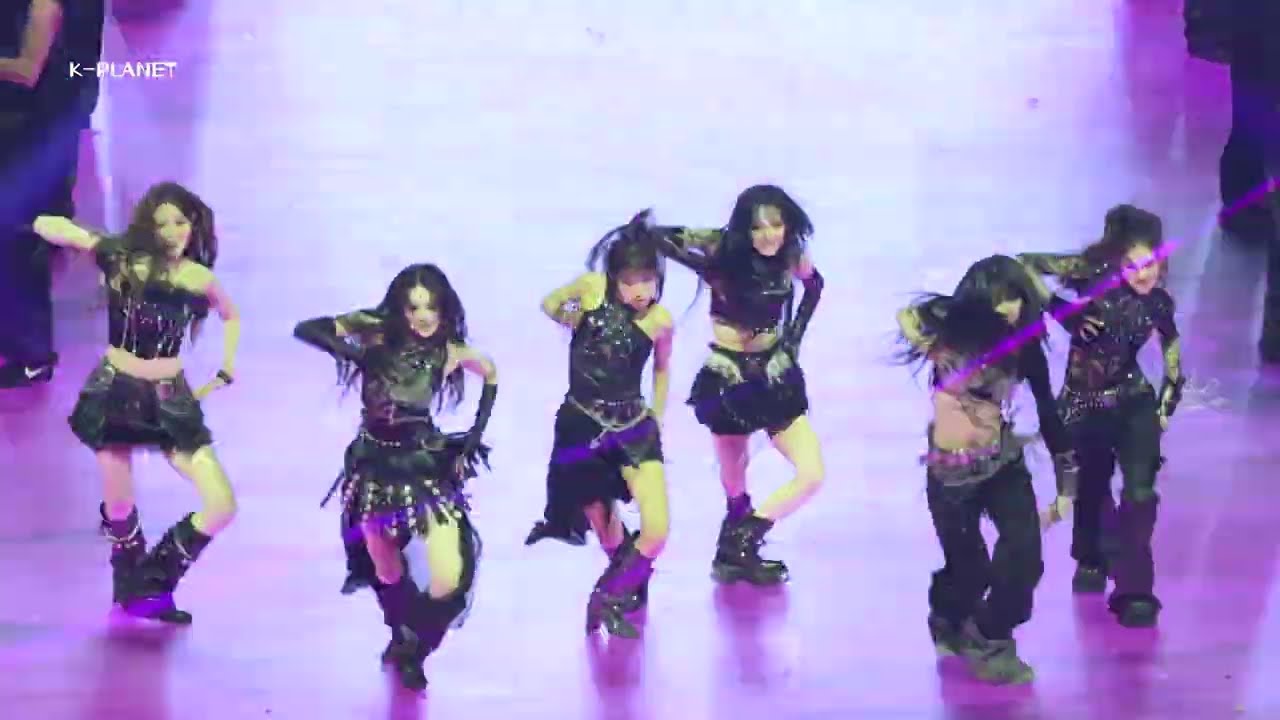 【2025 MAMA】izna (이즈나) 'Intro + Mamma Mia (MAMA Ver.)' 4K Fancam 직캠 251129
