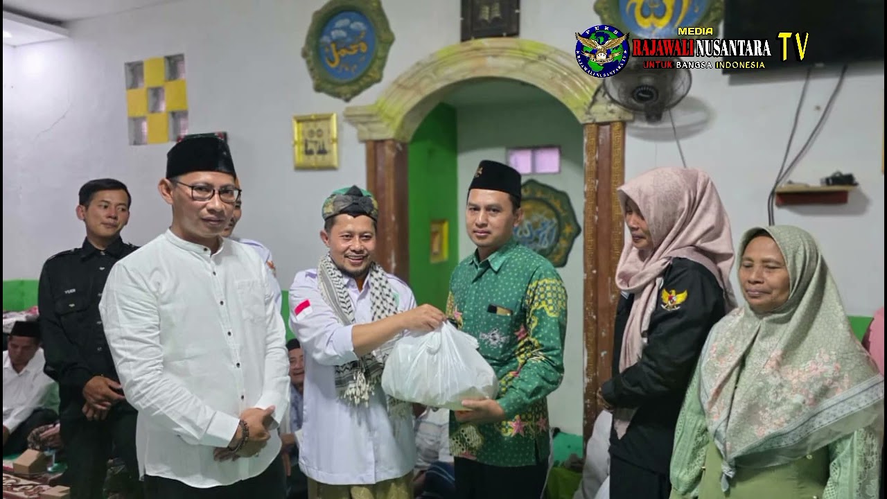 Gelar Bhakti Sosial Berbagi Takjil Buka Puasa Bersama di Ponpes Kiyai Parak Banjarnegara