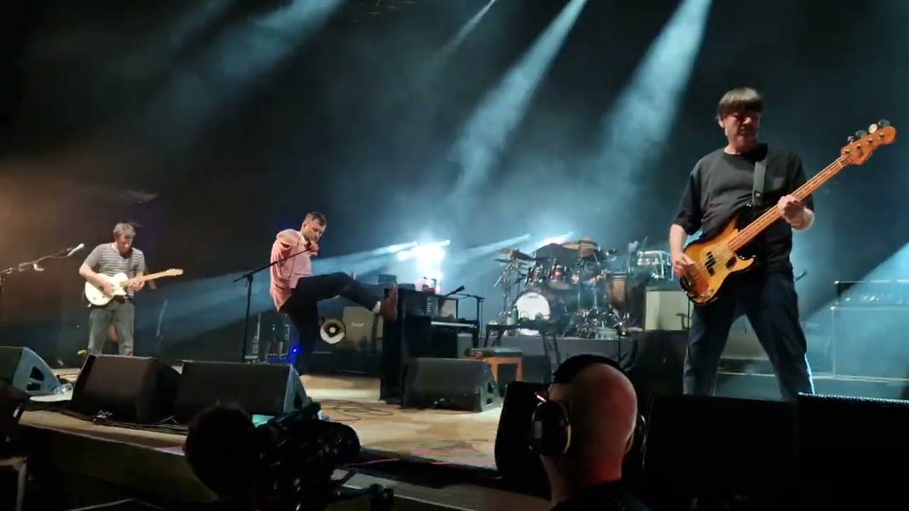 Song 2 - Blur Live at Wolverhampton Civic Hall 26/05/23