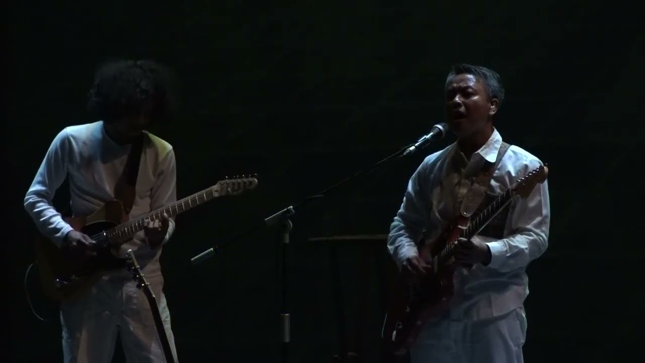 Efek Rumah Kaca - Kuning (live at Jakarta International Literary Festival 2022)