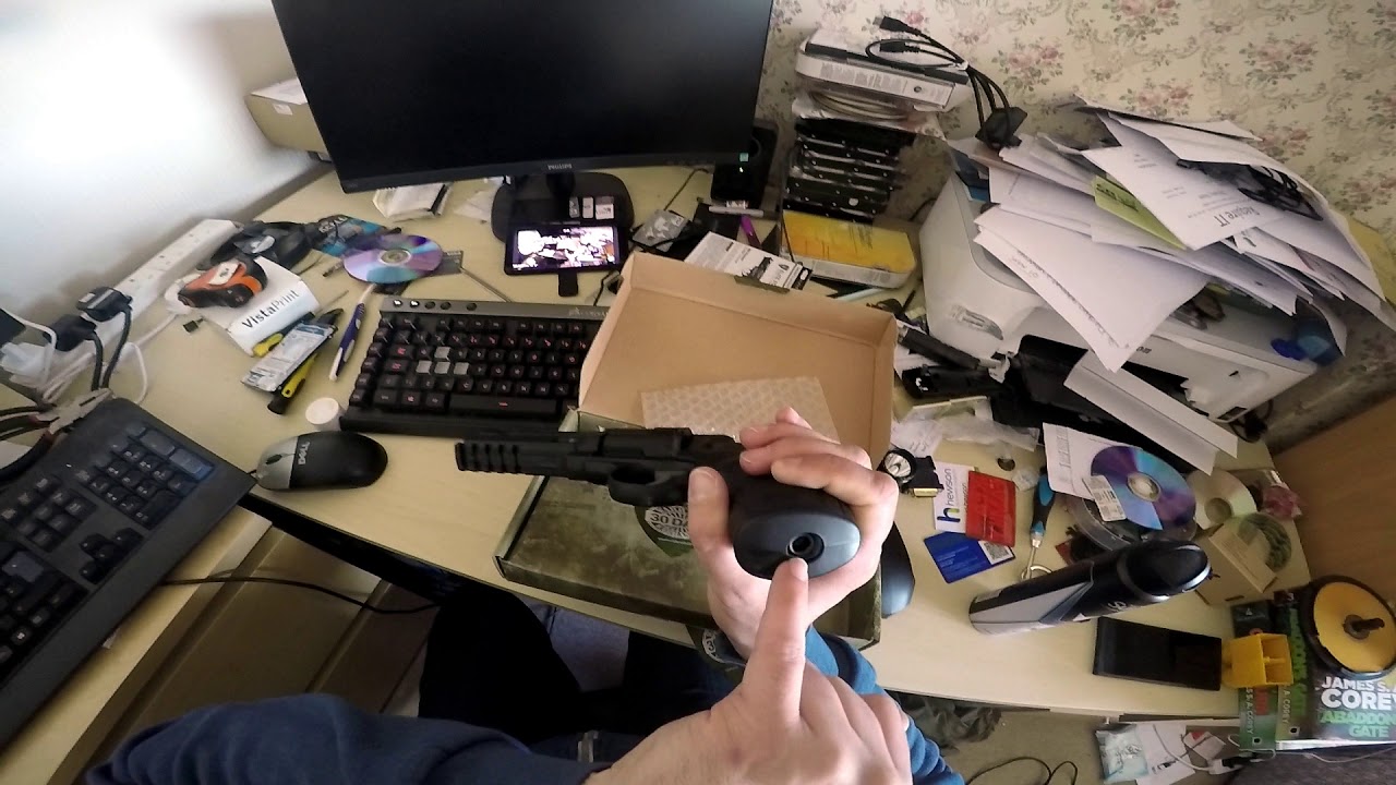 Airsoft Umarex Eliteforce H8R gen 2 Unboxing and disassembly!