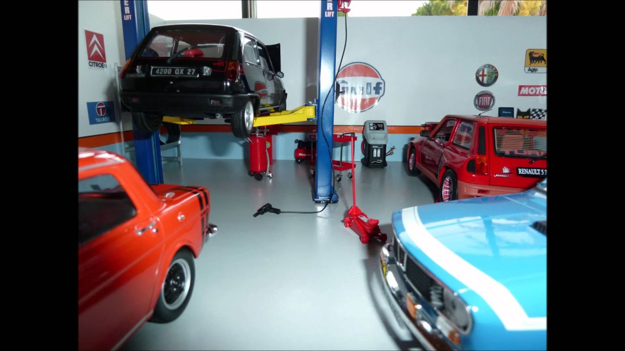DIORAMA 1/18 GARAGE ANTIC CARS