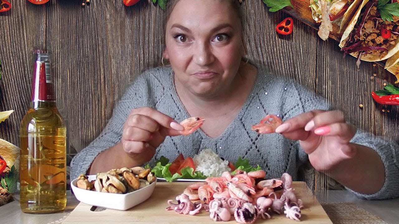 Mukbang. КРЕВЕТКИ для нищебродов как я :) Мидии, осьминоги. Приятного. 37 рублей? - А че нет то?! :)