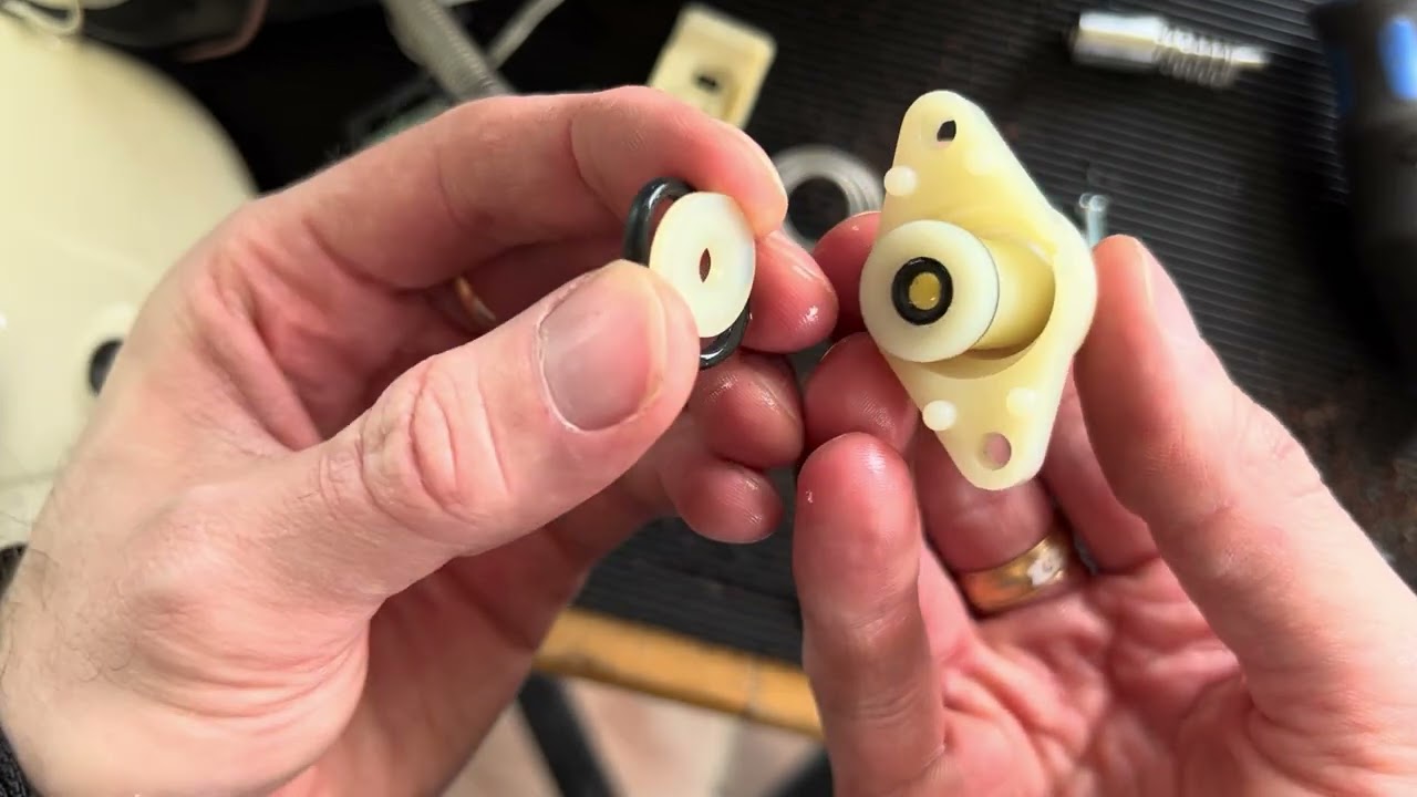 Espressomachine - Pump disassembling