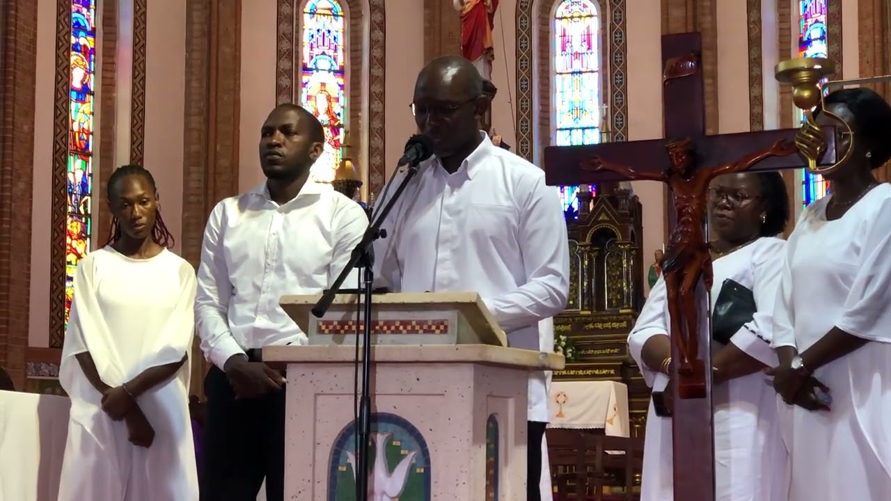 Kitalo nnyo!!! Abaana ba Hon Namirembe Bitamazire bakaabye amazina mu kusabira maama waabwe e Lubaga