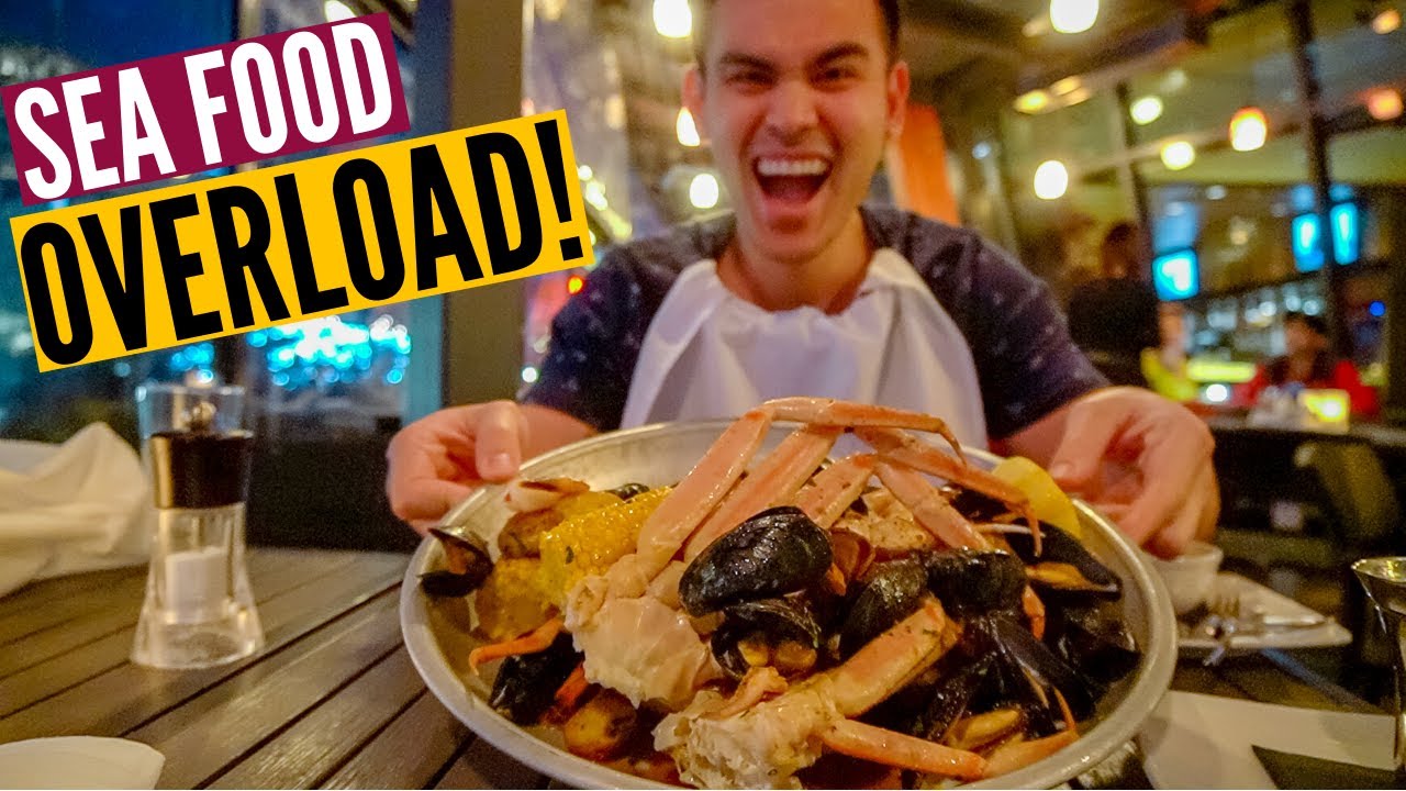 We had SEAFOOD OVERLOAD at Pier 7 Restaurant in North Vancouver // Nat and max