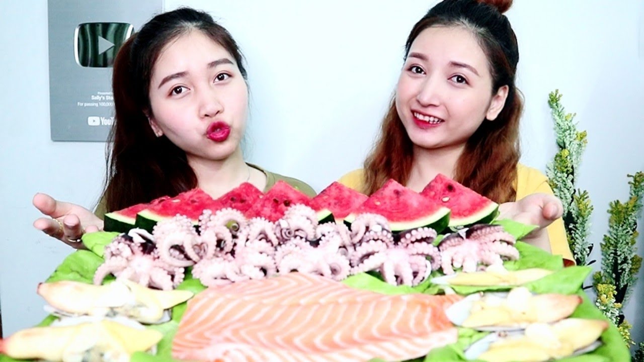 2CE Ăn Tảng Cá Hồi - Ốc Vòi Voi - Bạch Tuộc Đã Gì Đâu | SALLY HẠNG