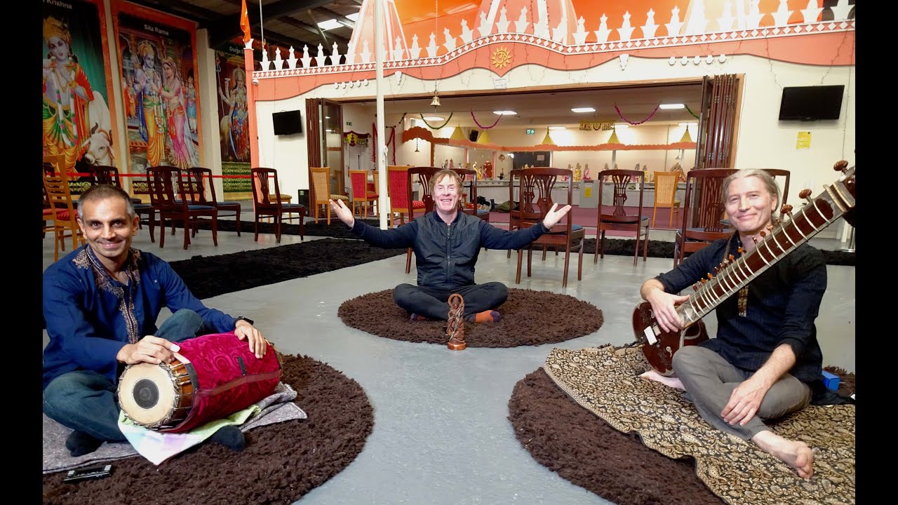 Dara O'Brien (Sitar) Koushik Chandrashekar (Mridangam) TG4 with Hector
