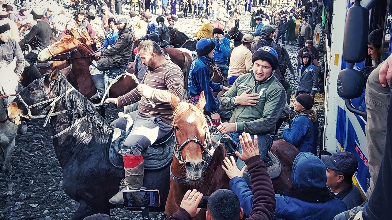 Ҳунарнамоиҳои Афросиёб паҳлавон дар бузкаши Кумок 