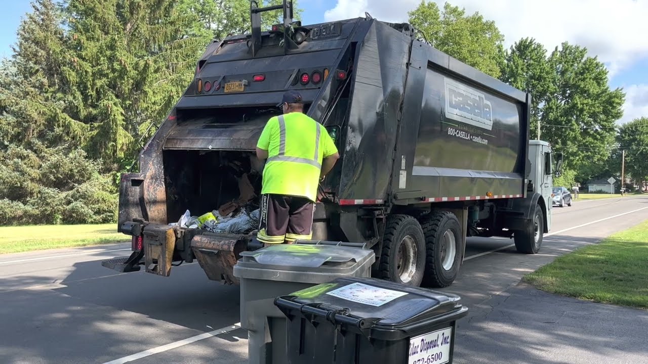 Casella Waste Mack Heil Rear Loader Garbage Truck Packing Super Heavy Garbage