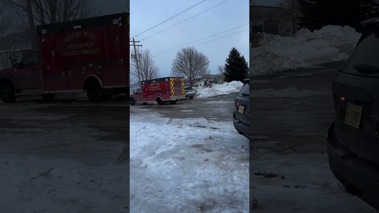 Пожар на перерабатывающем складе в Грин-Бей.