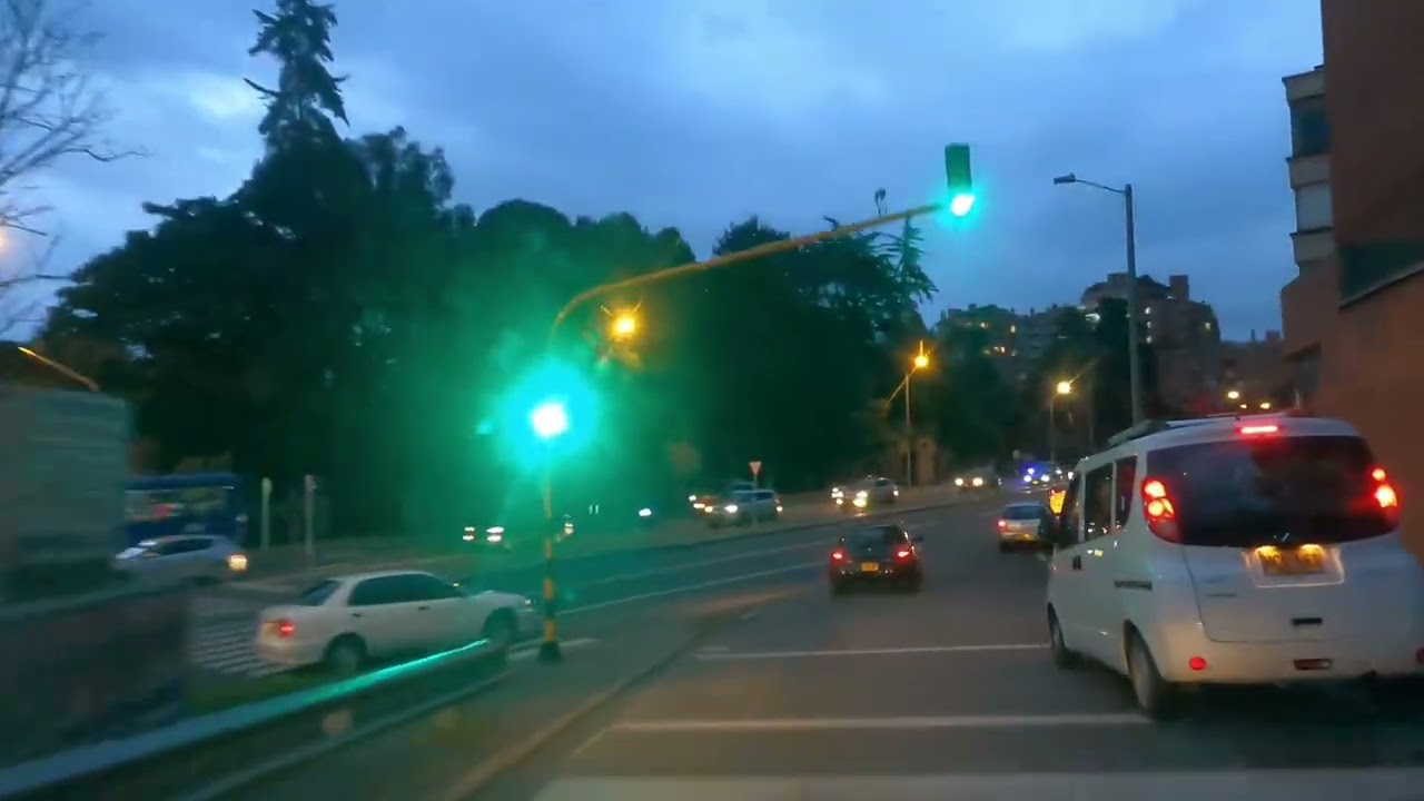 BOGOTÁ EN LA NOCHE, K7 AL NORTE. 