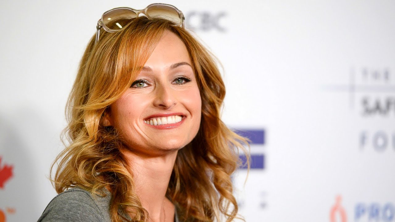 Top 10 Glamorous Female Celebrity Chefs