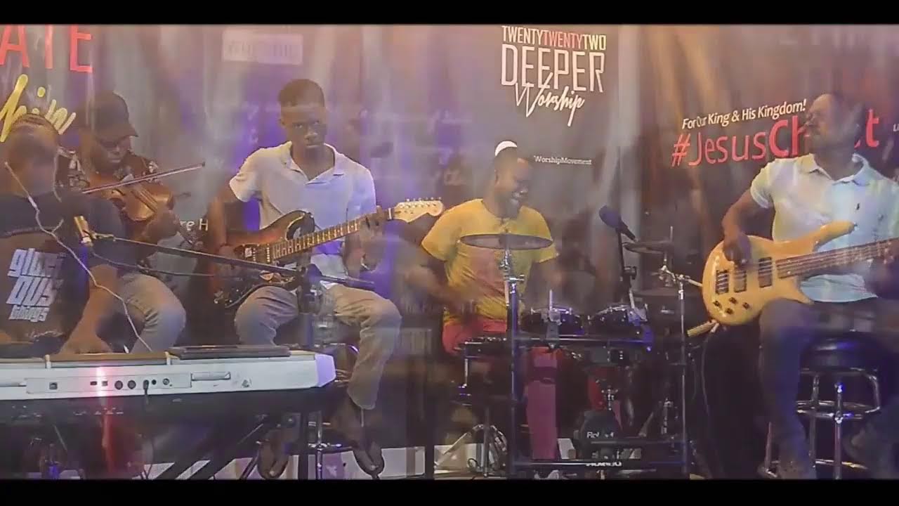 ULTIMATE INTIMATE WORSHIP EXPERIENCE LIVE UIWE21722