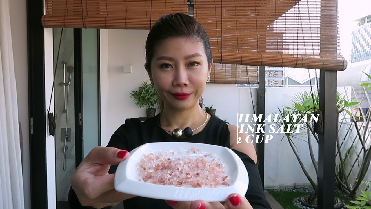 DIY Rose Petal Milk Bath to Heal Dry Skin
