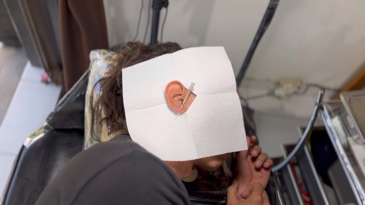 LOBE PIERCING FIRST TIME IN BALI | are you happy 😆