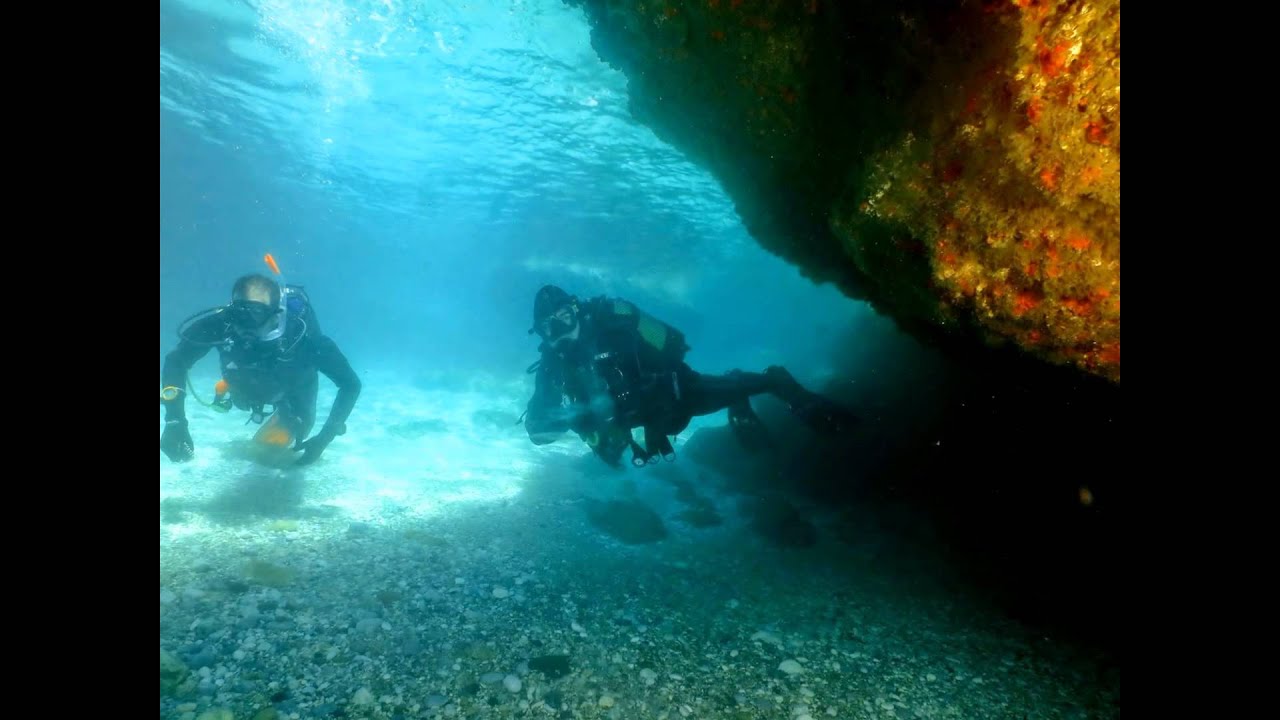 Buceo con Scubazul, paddle surf y Posidonia en la Cascada de Maro (Nerja, Málaga).