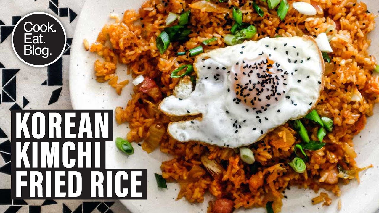 How to make Korean Kimchi Fried Rice (Kimchi Bokkeumbap) | A simple recipe from cookeatblog.com