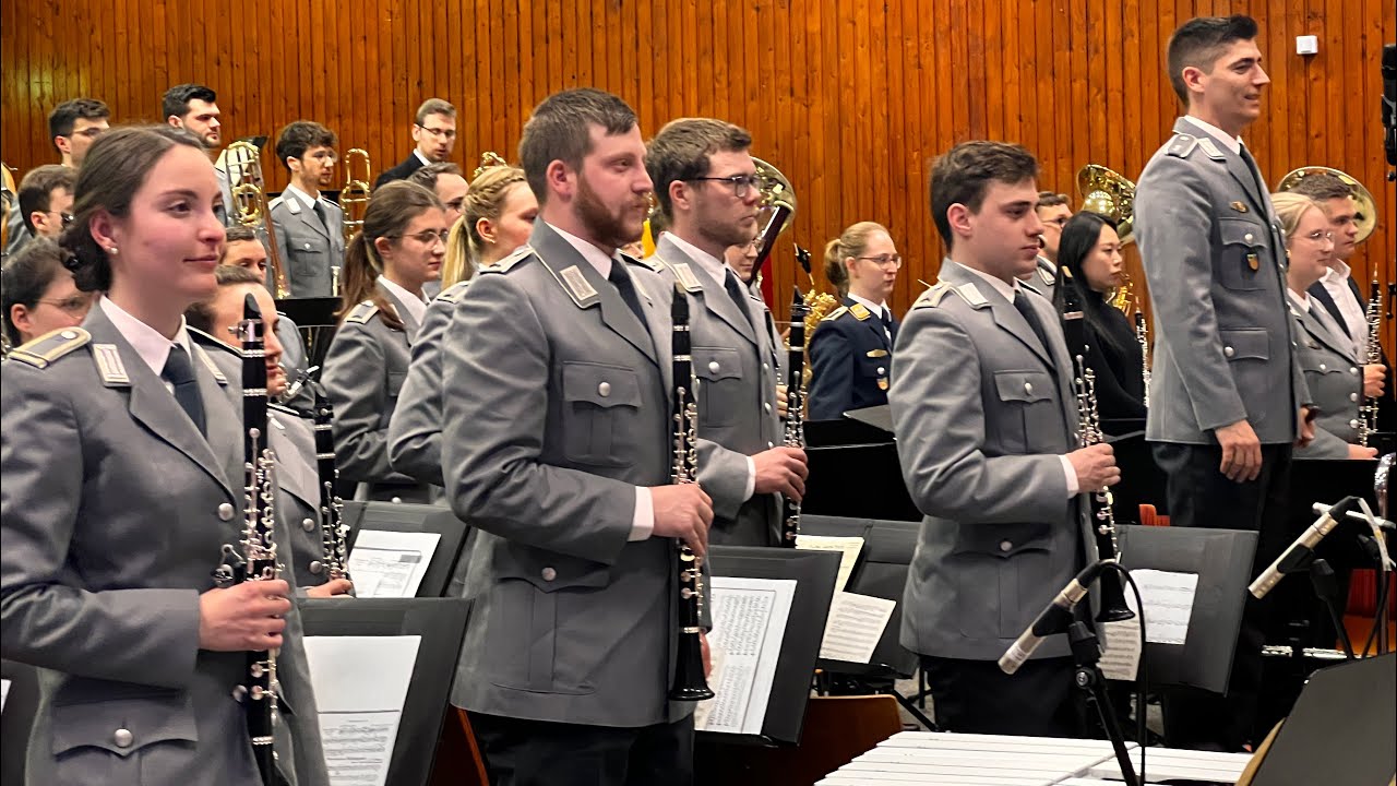 Viribus unitis (Marsch) Ausbildungsmusikkorps der Bundeswehr - Benefizkonzert Gießen 12.03.2023