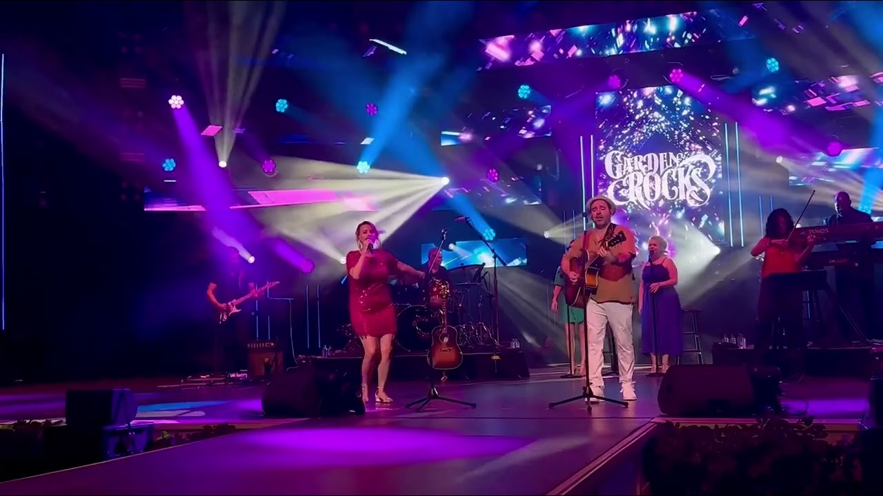 Gilly & The Girl Band LIVE at Epcot - Turn Back Time
