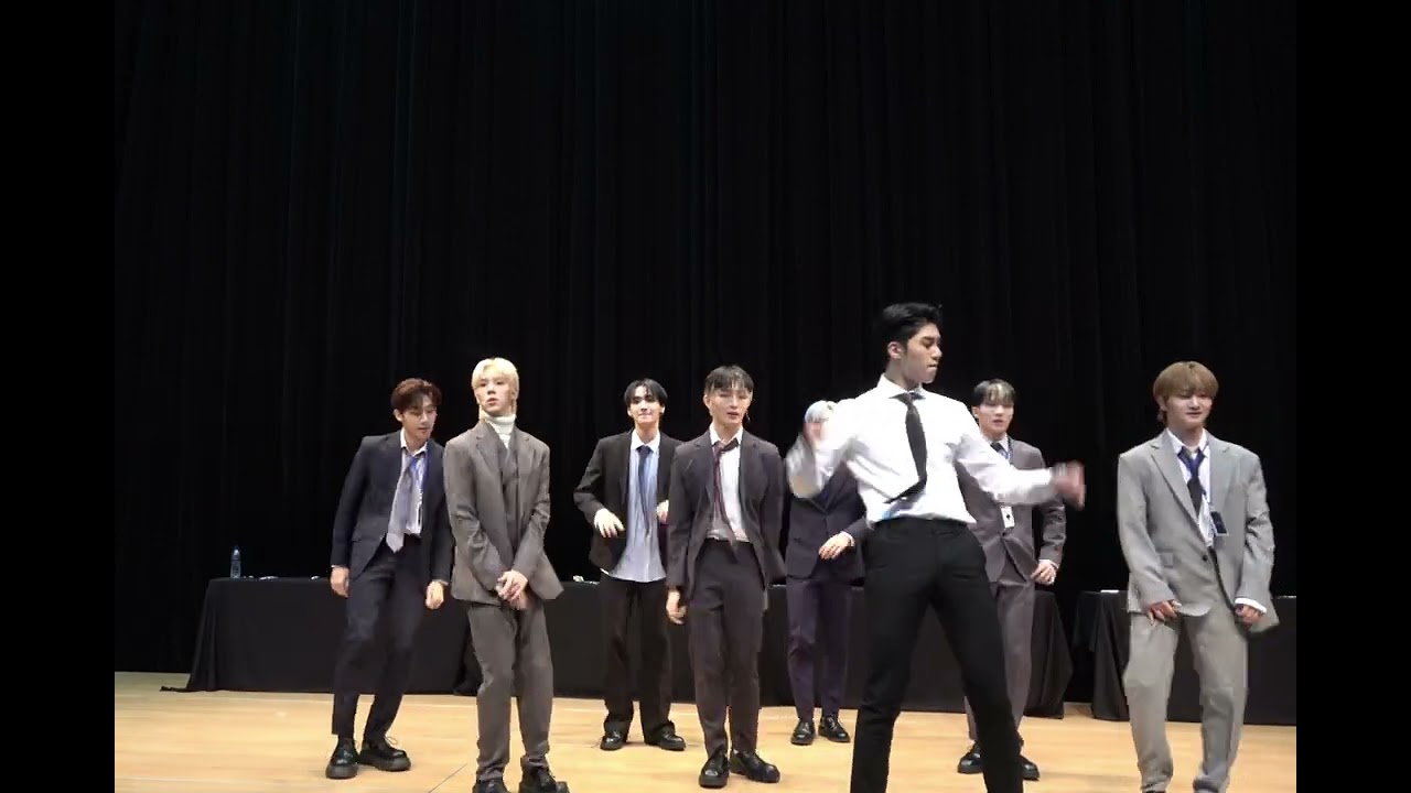 231210 NTX 팬싸 미니레코드 ♪Holy Grail 단체