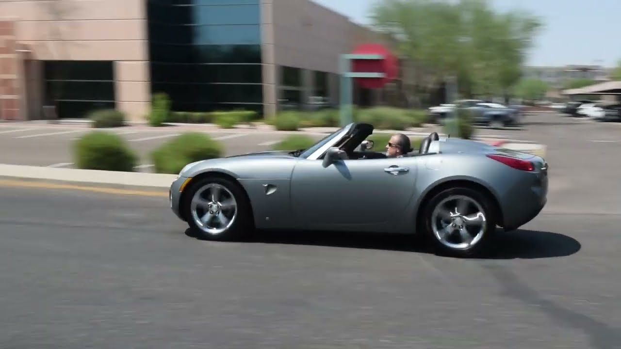 2006 Pontiac Solstice Driving