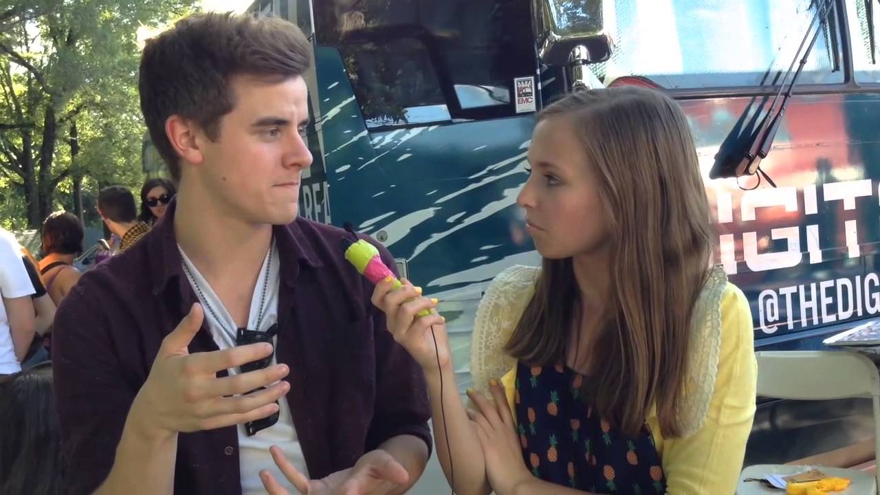 Alexis G Zall and Connor Franta 