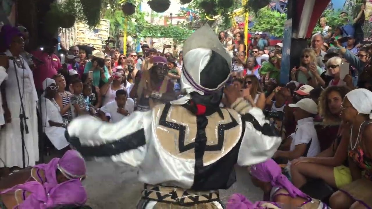 CELEBRACIÓN DE BABALU AYÉ EN HABANA, CUBA