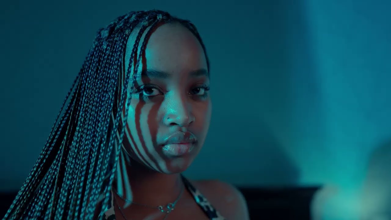Kellylivinglarge - MISS ME (Official Video)