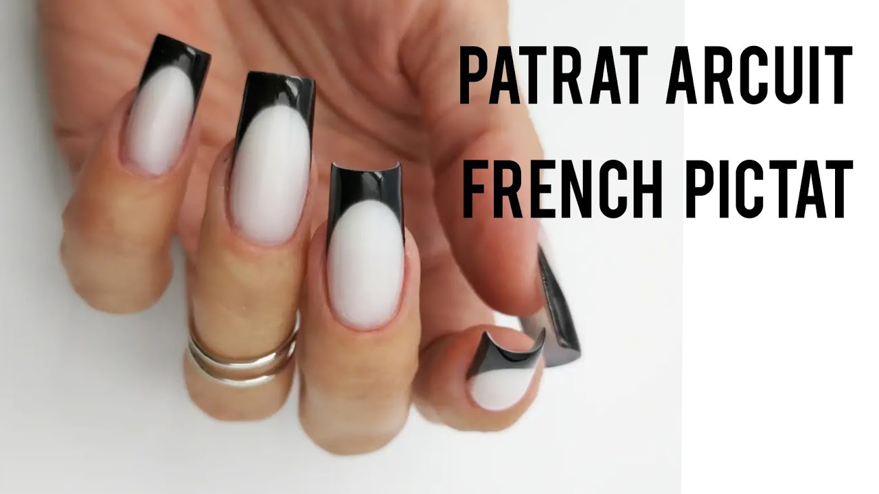 Constructie patrat arcuit French pictat