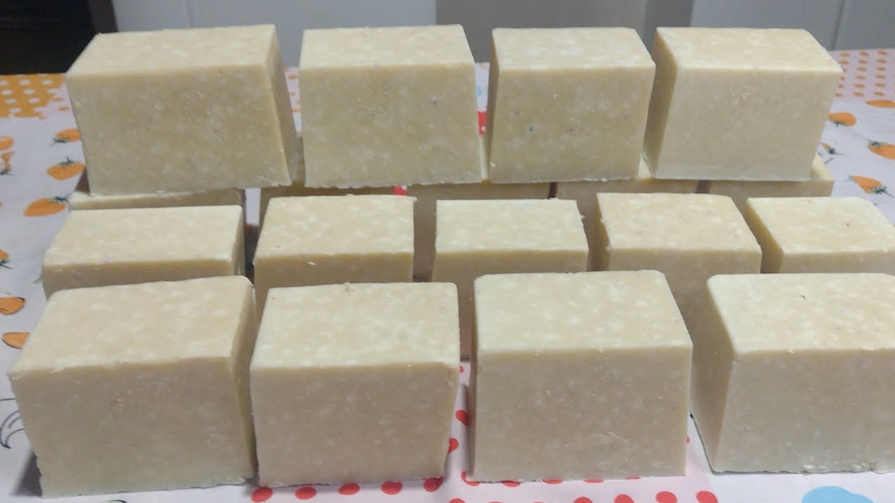 Sabão em barra com Maizena com 5 litros de óleo usado poderoso na limpeza ótimo para roupas brancas