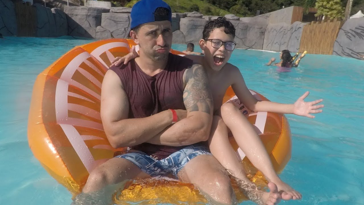 FOMOS NO MAIOR PARQUE AQUÁTICO!