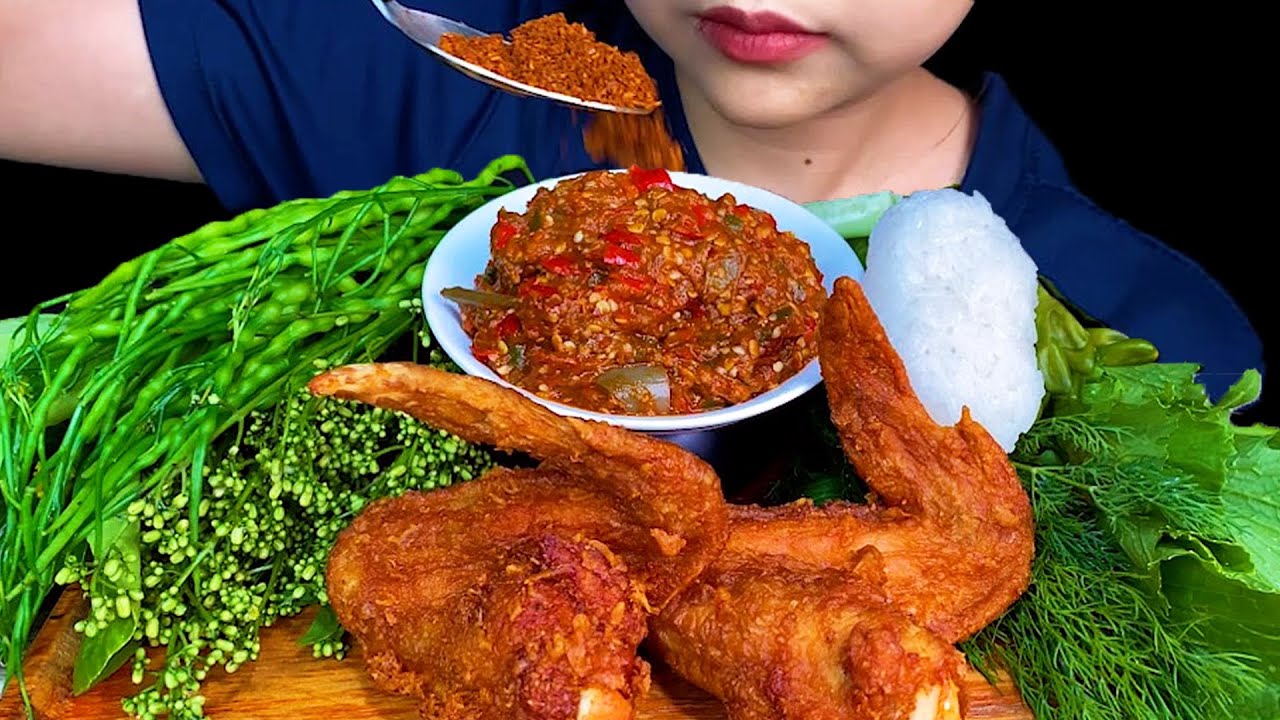 FRESH VEGGIES, FRIED CHICKEN, SPICY CHILLI SAUCE * Thai Nam Prik * น้ำพริก