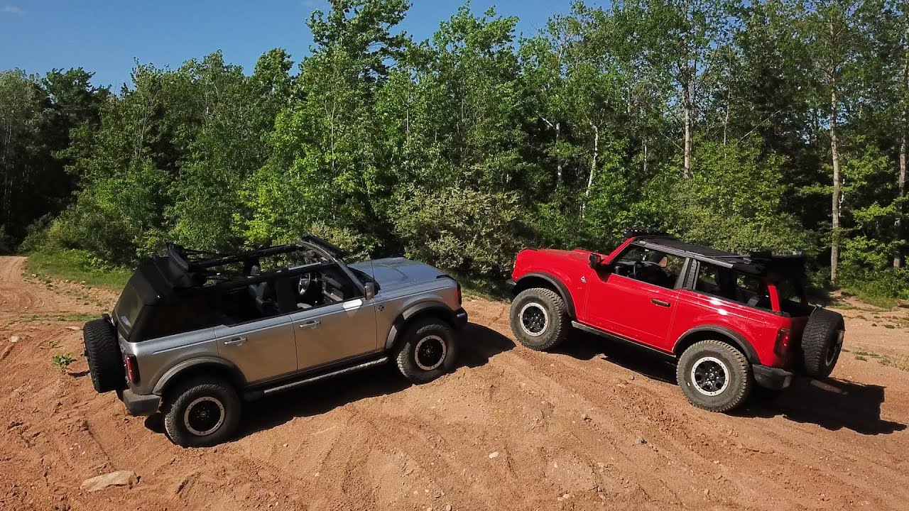 2 Door and 4 Door Broncos at Rocks and Valleys Off Road Park