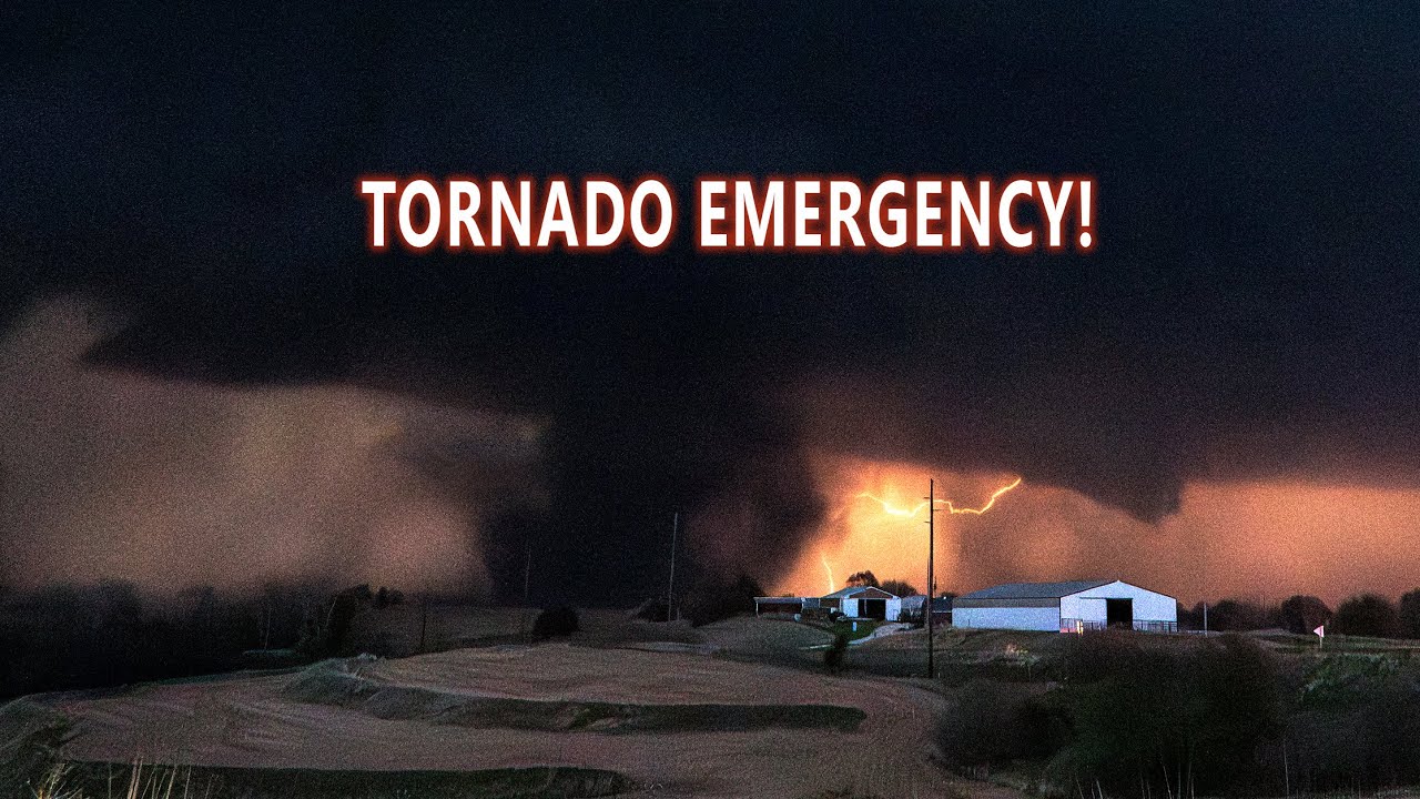 TORNADO EMERGENCY! Mile Wide Wedge hits Essex and Imogene Iowa on 4/17/25