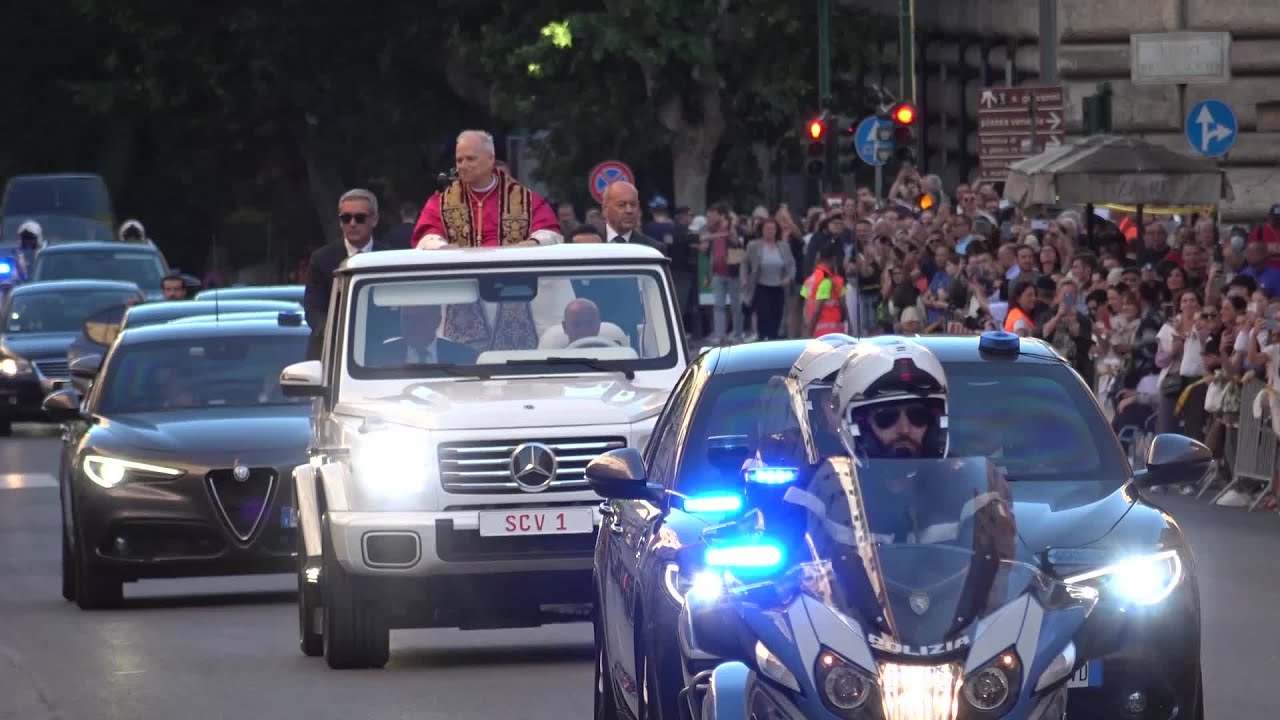 Papa Leone XIV, l'arrivo a Santa Maria Maggiore con la papamobile