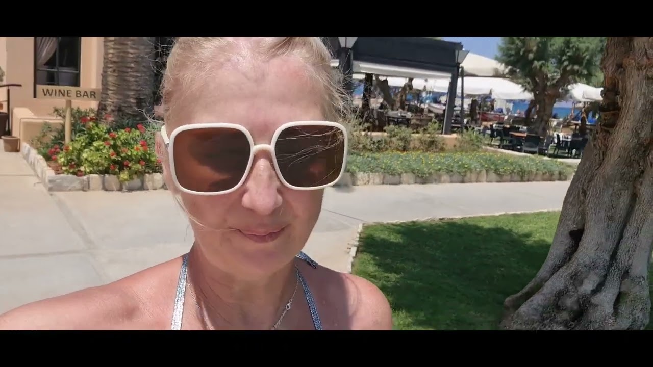 Anissa Beach Resort & Spa Kreta, греческая церковь на берегу моря. Что сегодня на обед? Mittagessen.