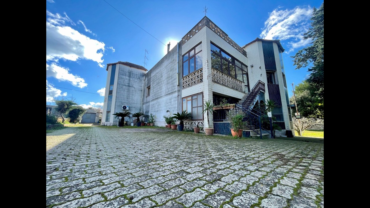 Abitazione al primo piano di villa bifamiliare