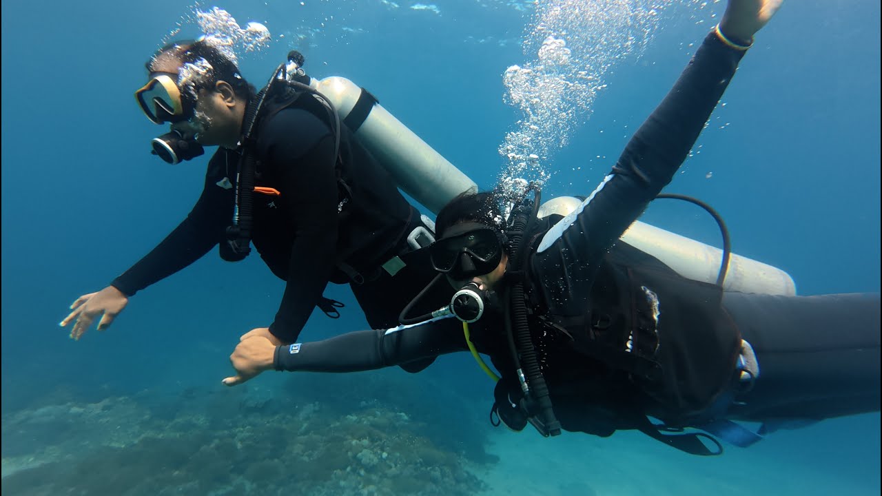 Scuba Diving with Manta Rays @ Nusa Penida Island - Bali, Indonesia