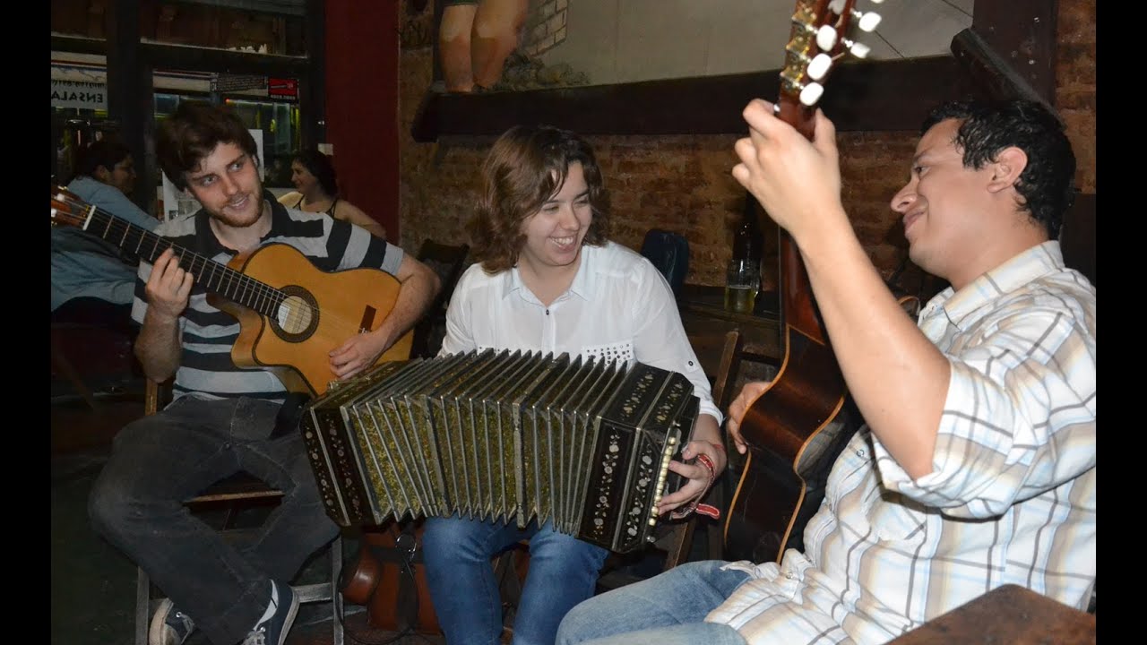 Km 11: Milagros Caliva y E. López  / Video Carlos Zito