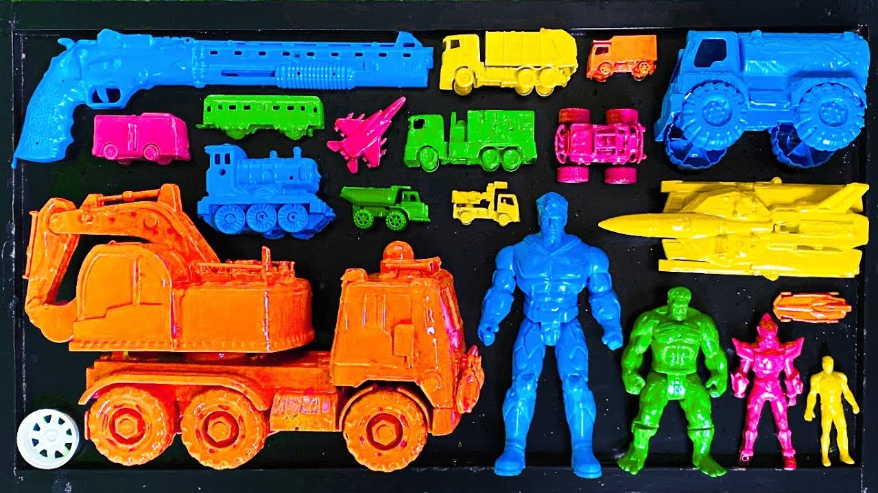 Membersihkan mainan, mobil monster, mobil balap, truk tangki, truk excavator, hero karakter
