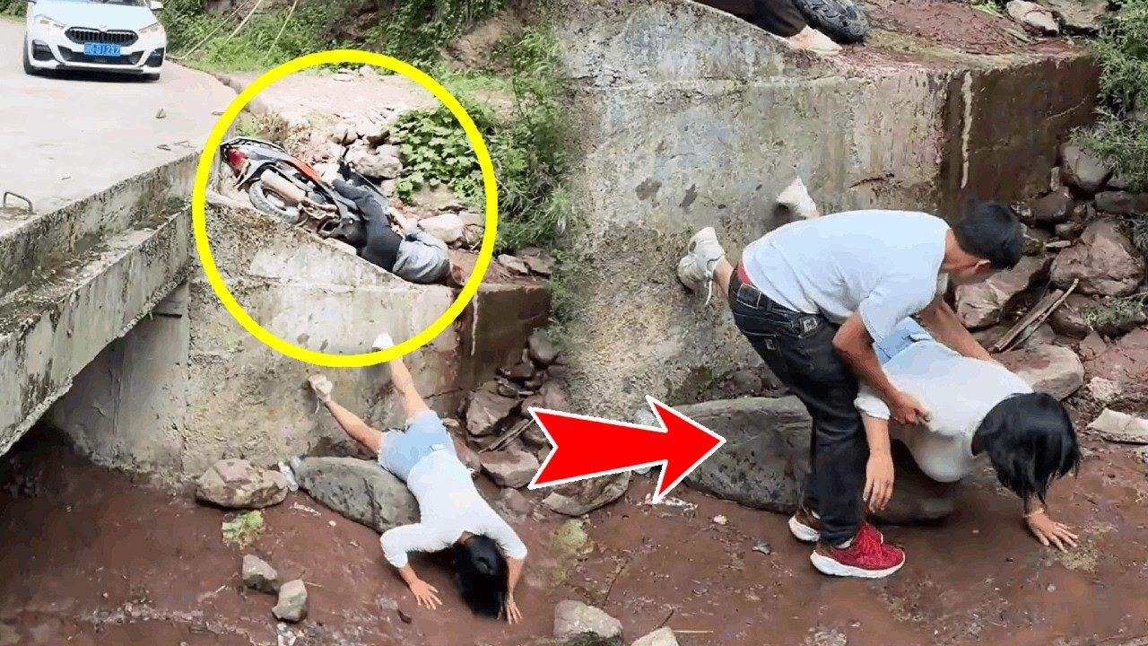 The two sisters' car overturned and fell off the bridge; a kind-hearted man helped them.